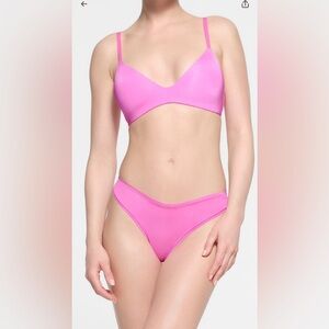 Skims T-Shirt Demi Bra